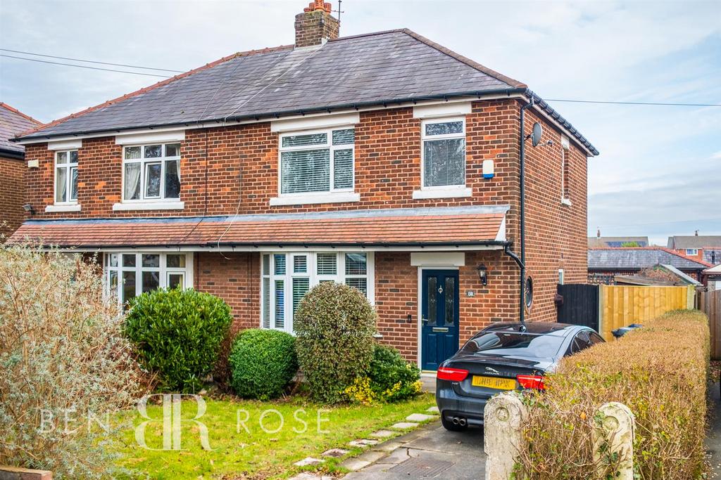 Stanifield Lane, Farington, Leyland 3 bed semidetached house £950