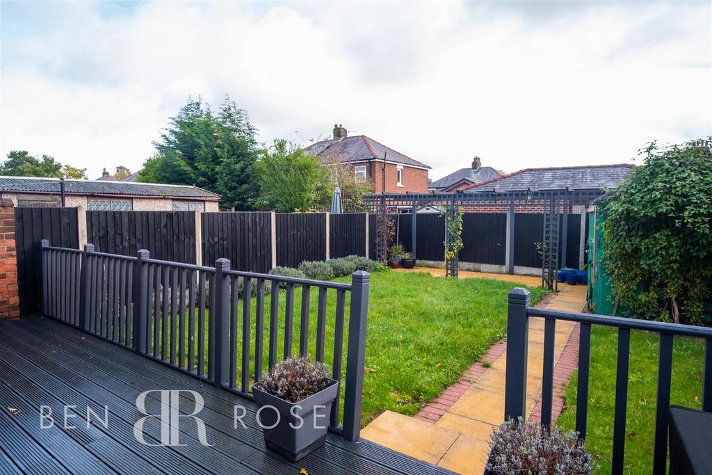 Stanifield Lane, Farington, Leyland 3 bed semidetached house £950