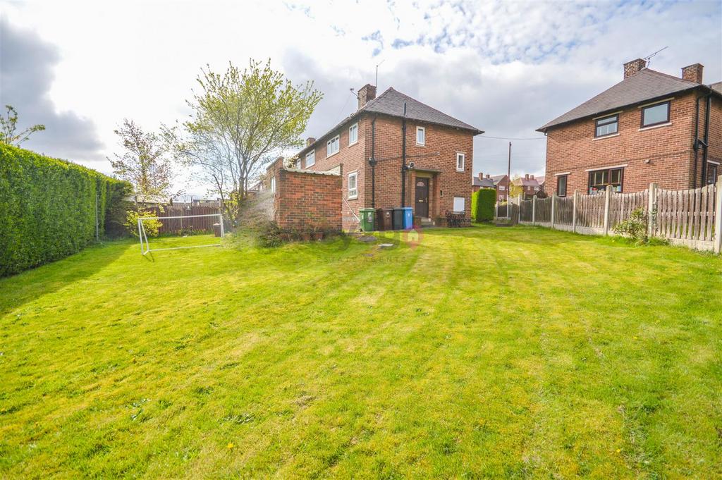 East Glade Avenue, Sheffield, S12 2 bed semidetached house for sale