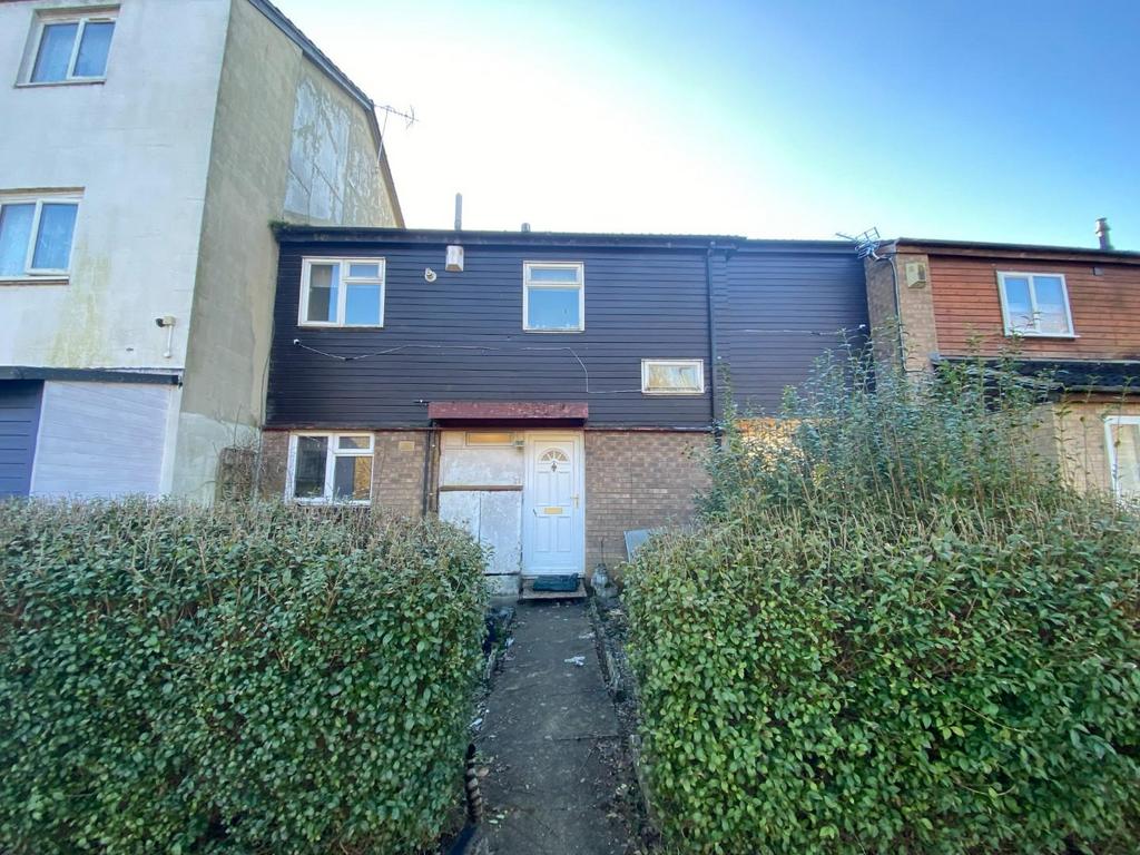 Dairymeadow Court, Thorplands, Northampton NN3 4 bed terraced house for sale £179,995