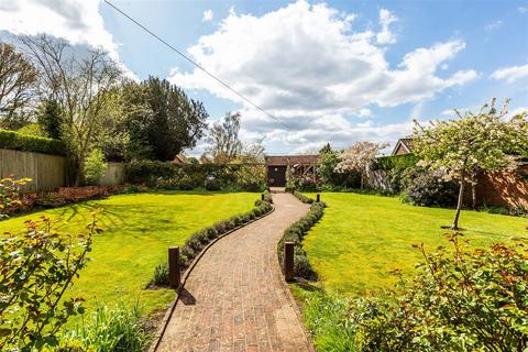 Willow Cottage Coxcombe Lane, Chiddingfold, Godalming, GU8 4QF