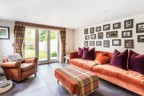 Willow Cottage Coxcombe Lane, Chiddingfold, Godalming, GU8 4QF