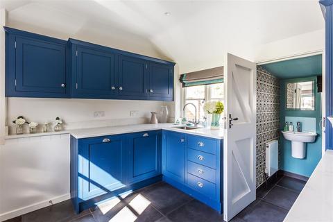 Willow Cottage Coxcombe Lane, Chiddingfold, Godalming, GU8 4QF