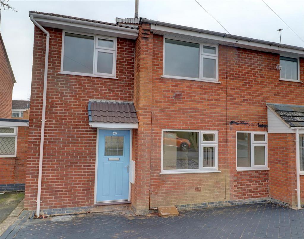 Burnaby Close, Nuneaton 4 bed semidetached house £925 pcm (£213 pw)
