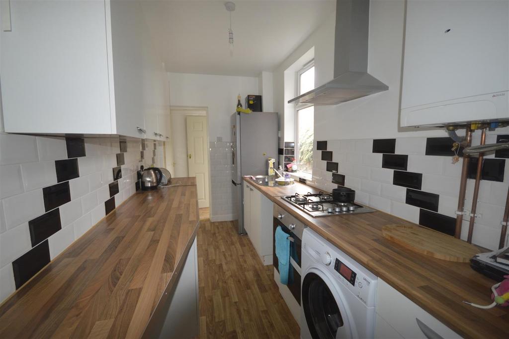 Ivy Road, Leicester 3 bed terraced house £850 pcm (£196 pw)