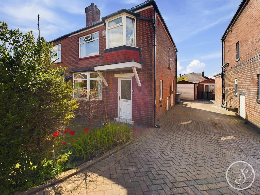 Eden Crescent, Leeds 3 bed semidetached house for sale £285,000