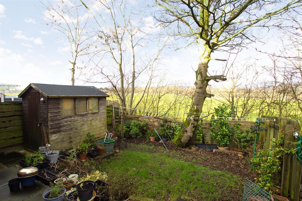Dixon Green Drive, Farnworth, Bolton... 3 bed semidetached house £
