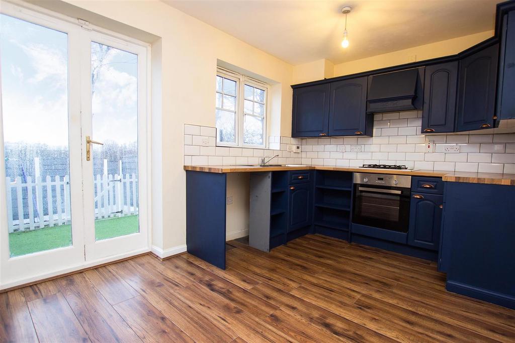Dixon Green Drive, Farnworth, BL4 7EQ 2 bed townhouse £145,000