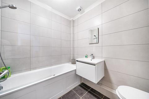 4 Park Close, Carshalton, SM5 3EU