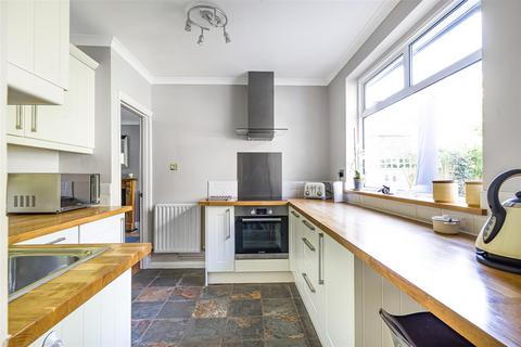 4 Park Close, Carshalton, SM5 3EU