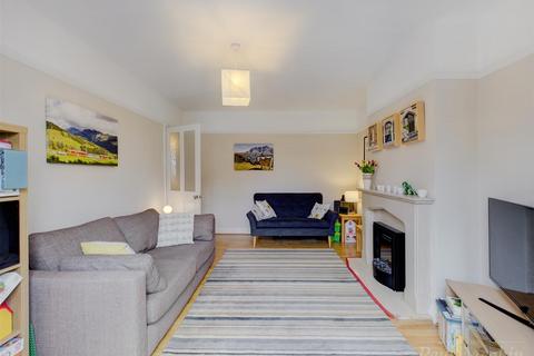 30 Byron Road, South Croydon, CR2 8DY