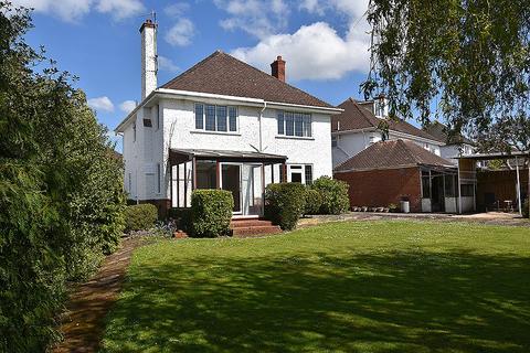 4 Headon Gardens, Exeter, EX2 6LE