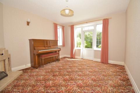 4 Headon Gardens, Exeter, EX2 6LE