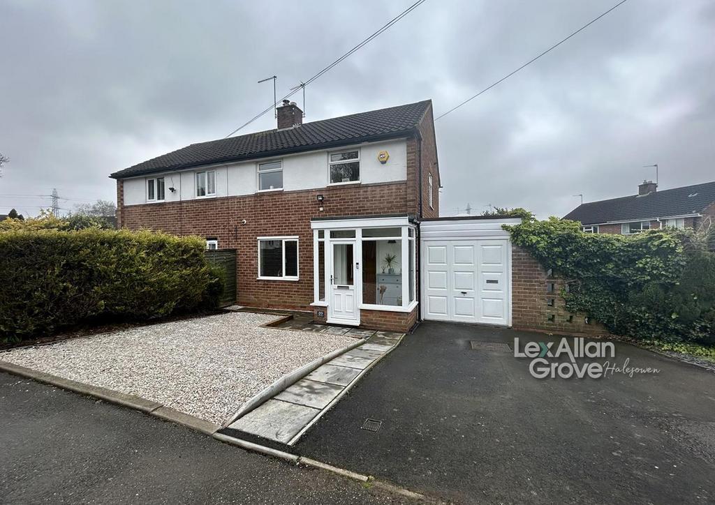 Frankley Avenue, Halesowen 3 bed semidetached house £270,000
