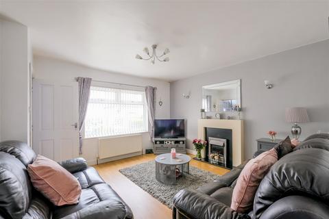 3 bedroom end of terrace house for sale, Garlick Street, Brighouse