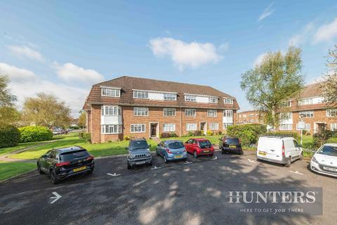 Flat 17, Yardley Court Hemingford Road, Cheam, Sutton, SM3 8HL