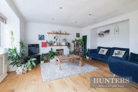 Flat 17, Yardley Court Hemingford Road, Cheam, Sutton, SM3 8HL