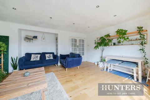 Flat 17, Yardley Court Hemingford Road, Cheam, Sutton, SM3 8HL