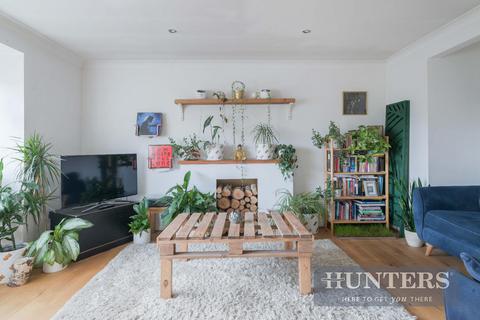 Flat 17, Yardley Court Hemingford Road, Cheam, Sutton, SM3 8HL