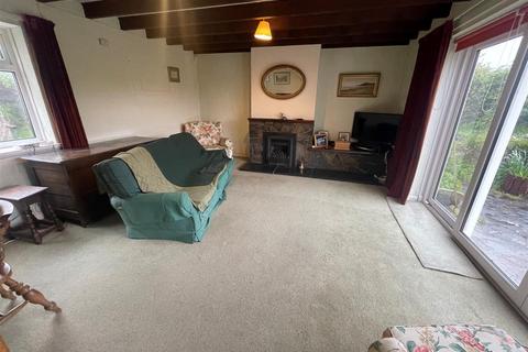 Broom Cottage, 5 Lando Road, Pembrey, Burry Port, SA16 0UW