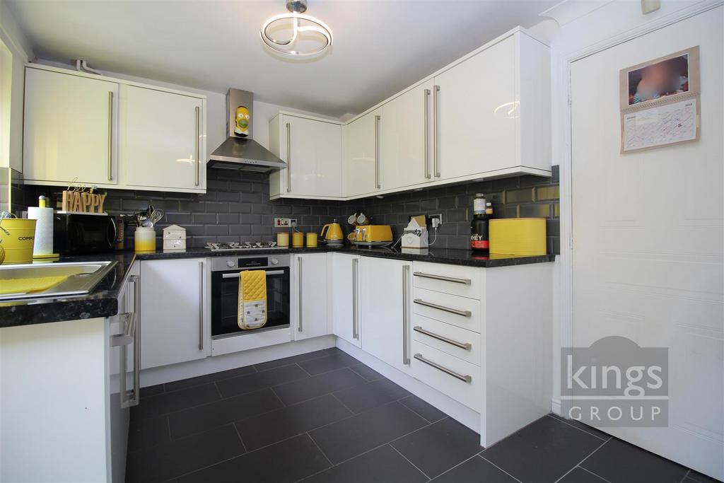 Kitchen 1.jpg