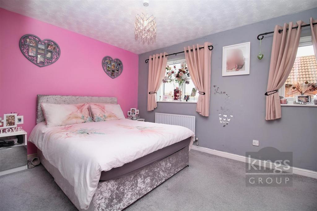 Bedroom 1.jpg