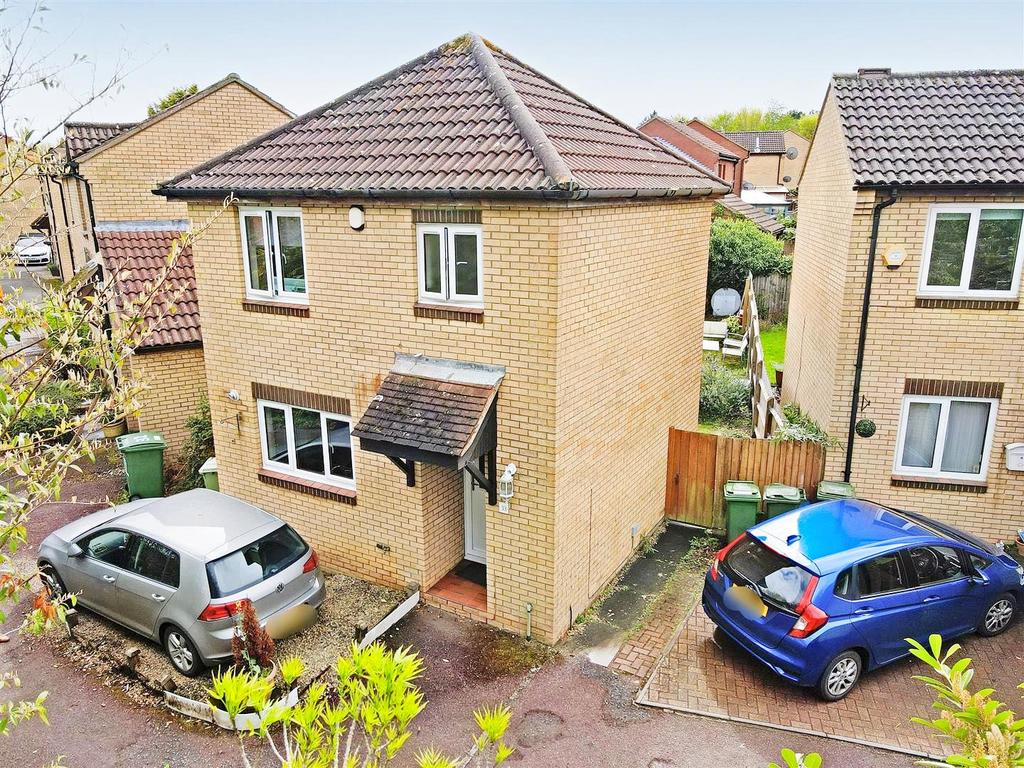 Sutton Court, Emerson Valley, Milton Keynes 2 bed detached house for