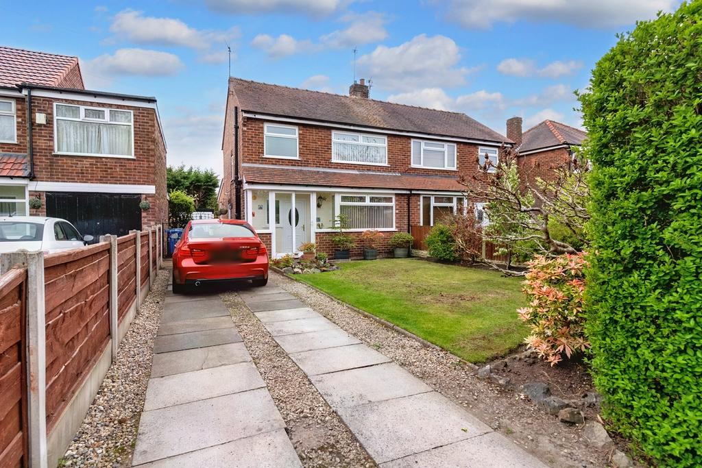 Fearnhead Lane, Fearnhead, Warrington, WA2 3 bed semidetached house