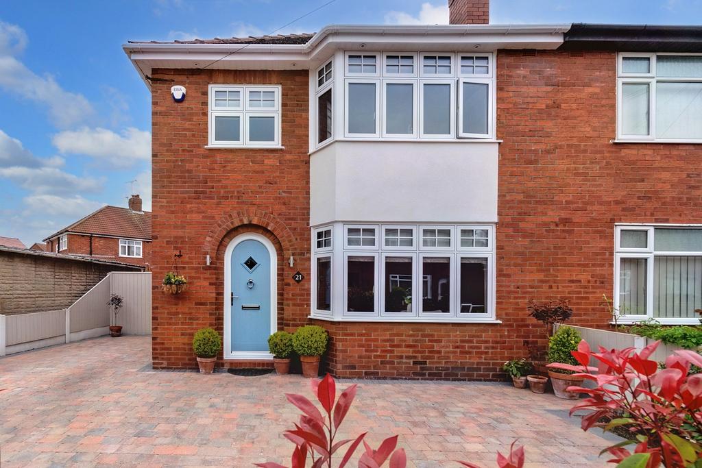 Roscoe Avenue, Warrington, WA2 3 bed semidetached house £295,000