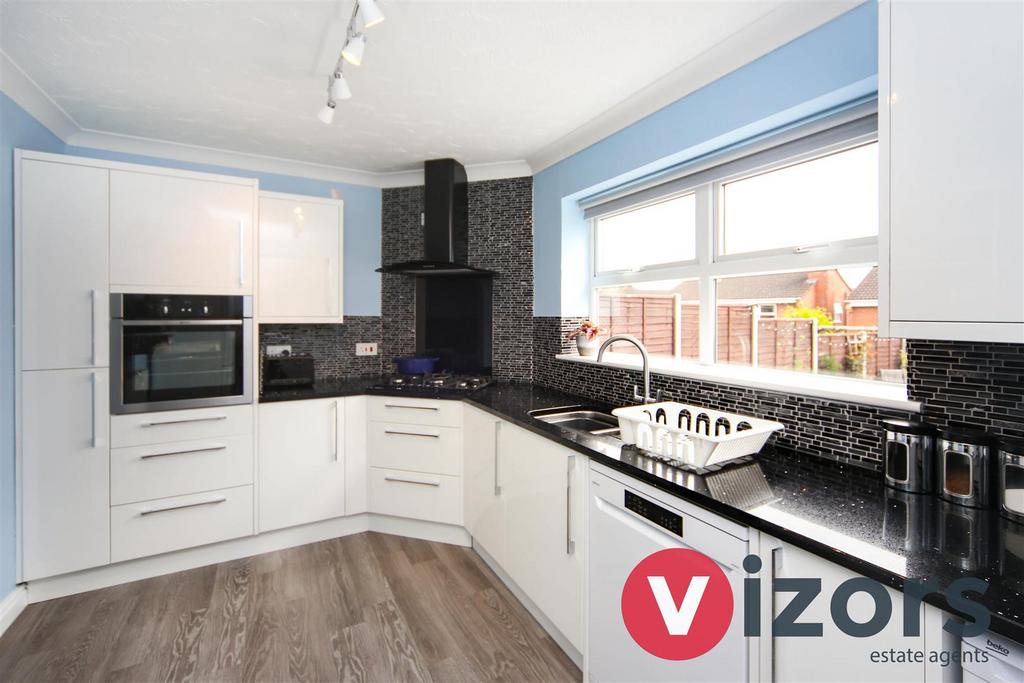 Moorcroft Gardens, Redditch 3 bed detached house £350,000
