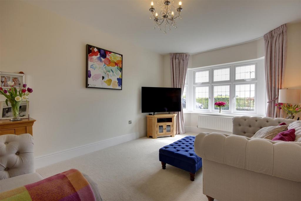 Whitsun Grove, Cottingham 4 bed detached house for sale £350,000