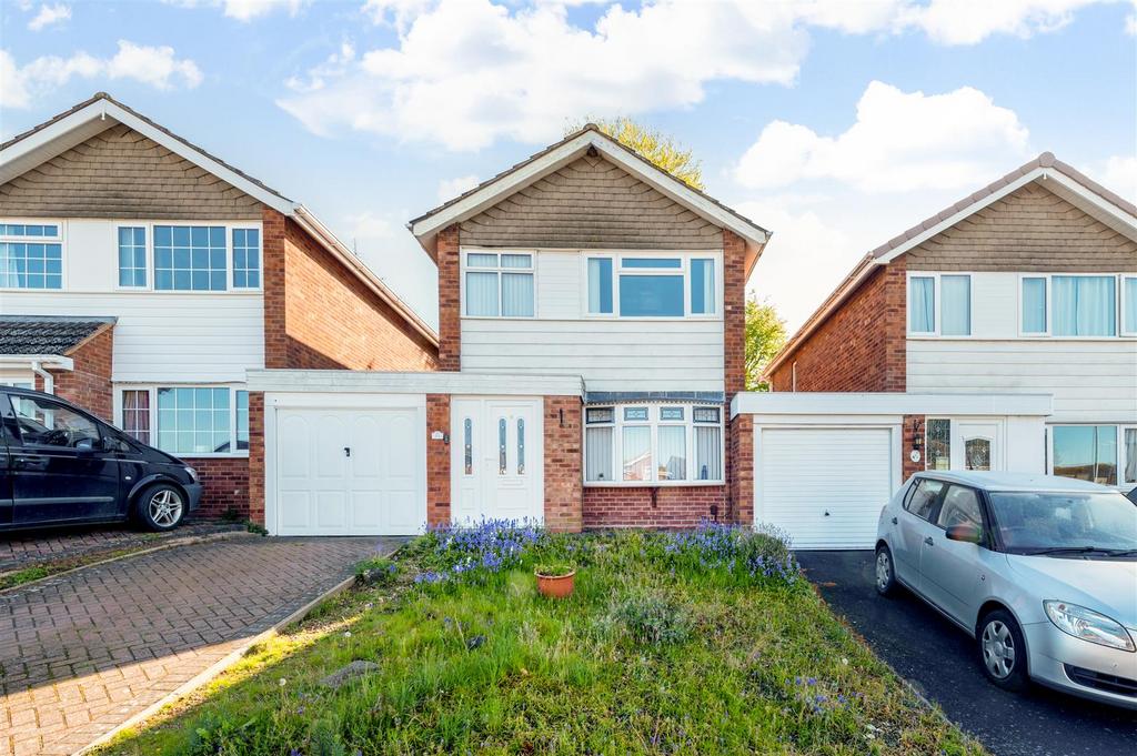 Chaucer Crescent, Kidderminster 3 bed link detached house for sale £