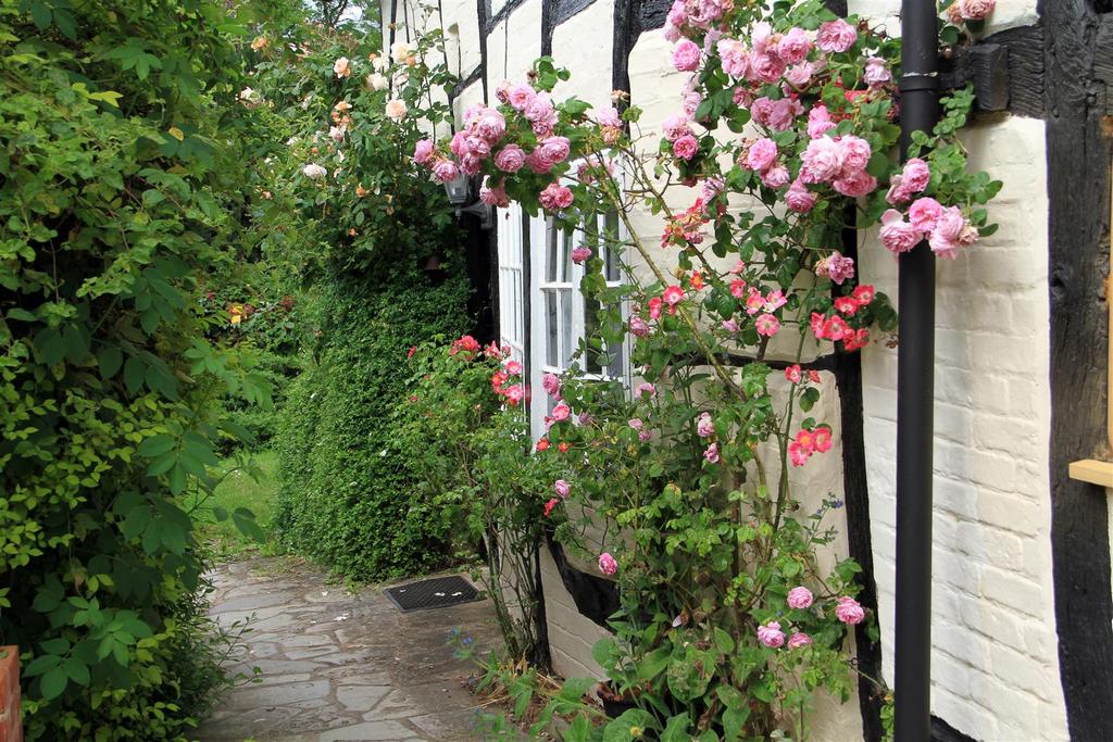 Hathaway Hamlet, Shottery, StratforduponAvon 2 bed terraced house for sale £349,950