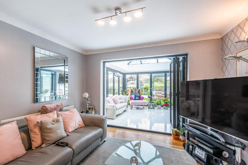 8550541-interior12.jpg