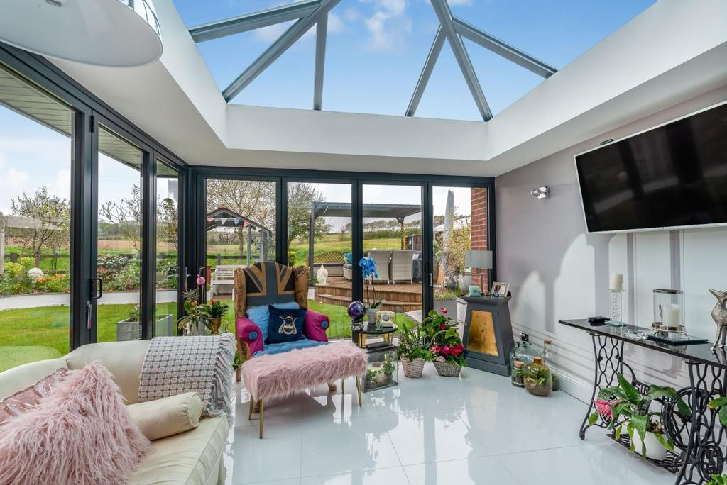 8550541-interior15.jpg