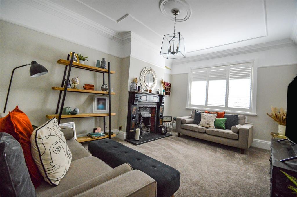 Beech Avenue, Garden Village, Hull 4 bed end of terrace house for sale