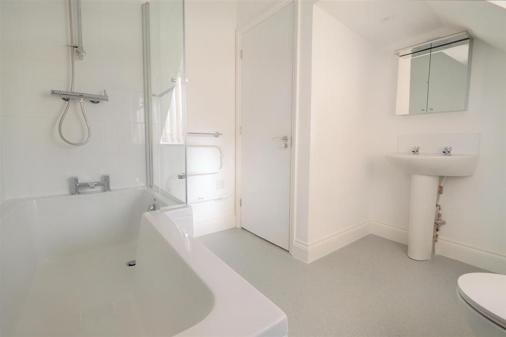 Bathroom (2).jpeg