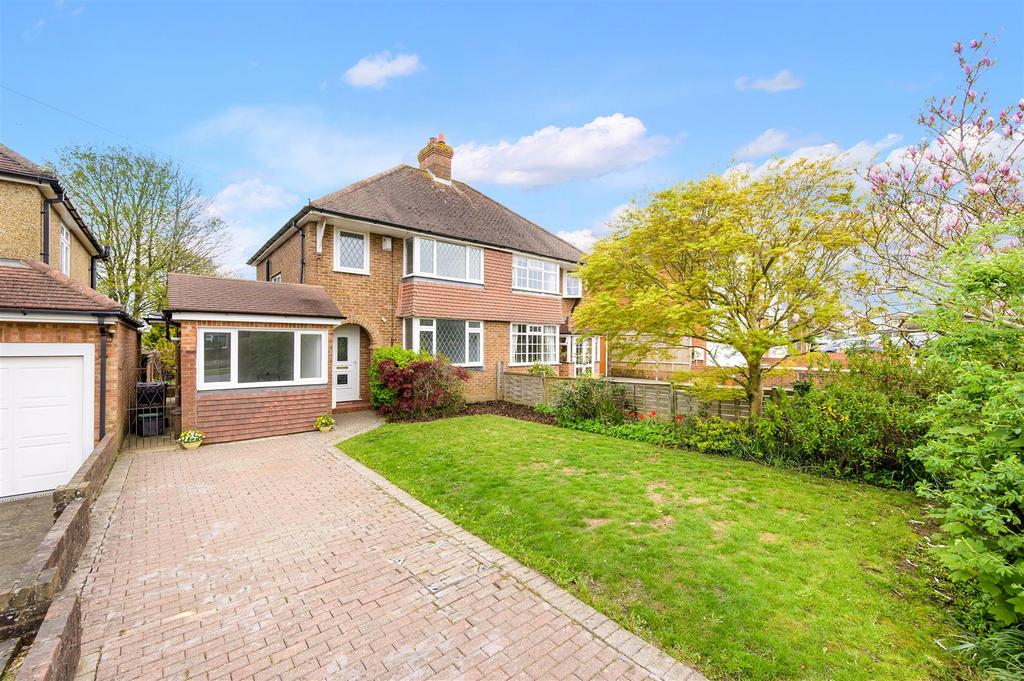 Josephine Avenue, Lower Kingswood, Tadworth 3 bed semidetached house
