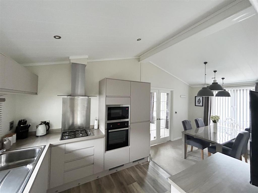 Juggins Lane, Earlswood, Solihull 2 bed park home for sale £240,000