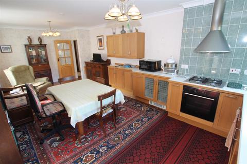 11 Hill Lane, Bassetts Pole, Sutton Coldfield, B75 6LE