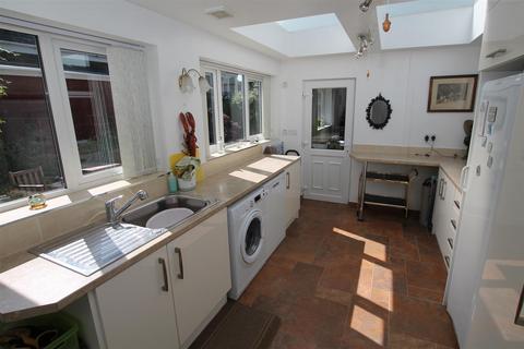11 Hill Lane, Bassetts Pole, Sutton Coldfield, B75 6LE
