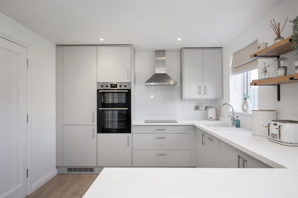 7 Mc Pherson Avenue 12.jpg