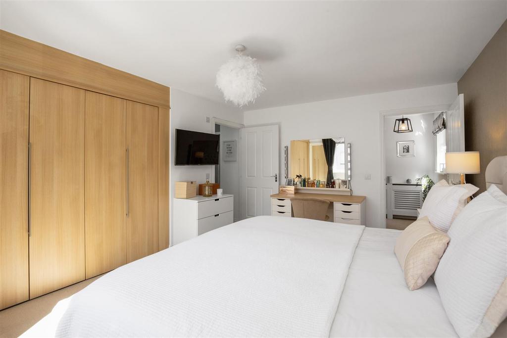 7 Mc Pherson Avenue 18.jpg