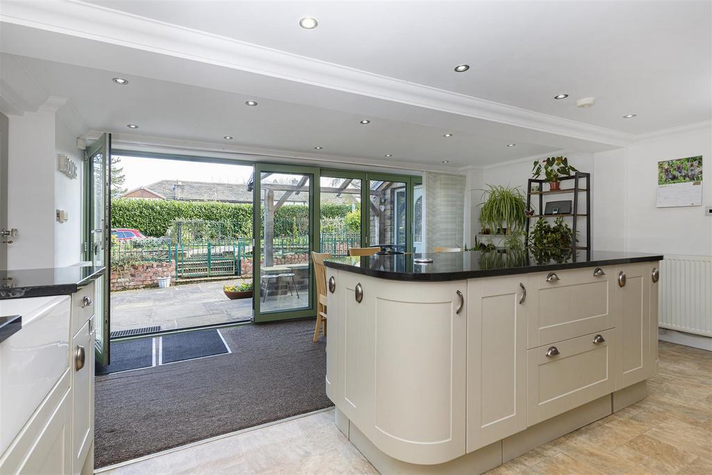 Town End Lane, Lepton, Huddersfield 4 bed detached house £530,000