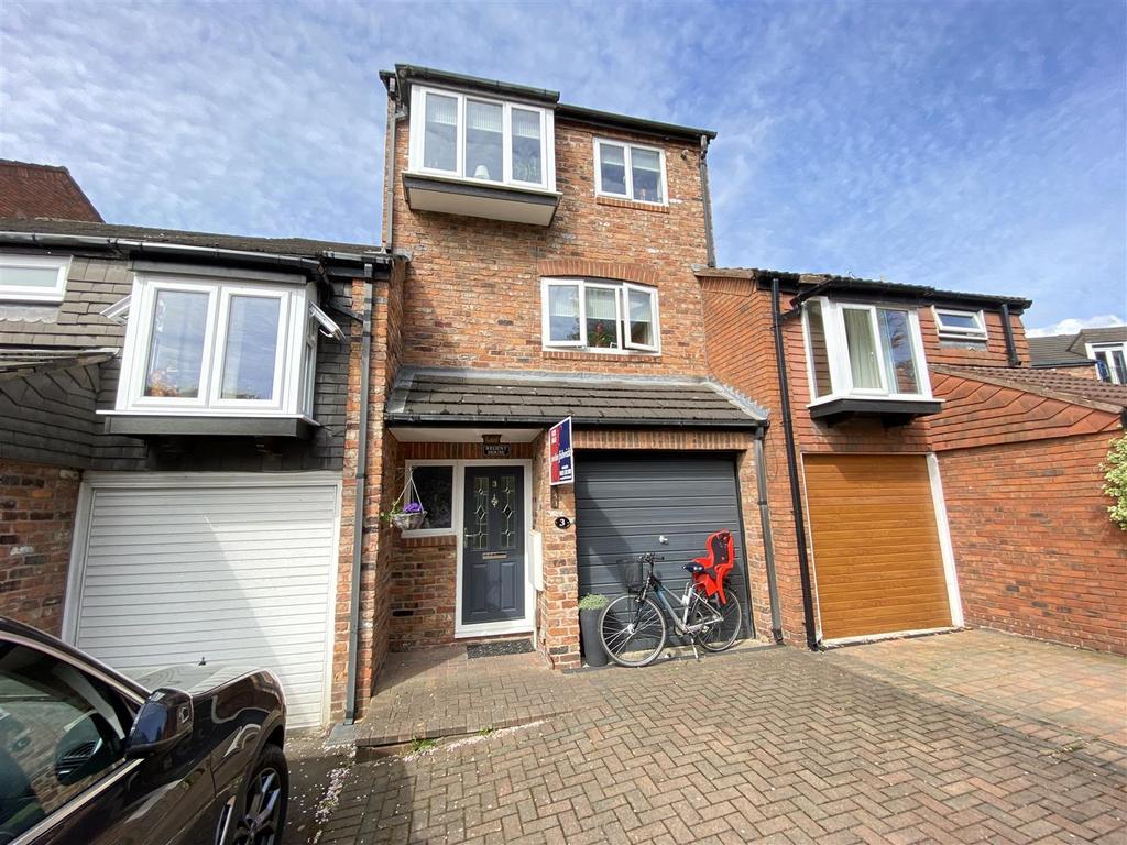 Sandringham Way, Wilmslow 3 bed townhouse for sale £385,000