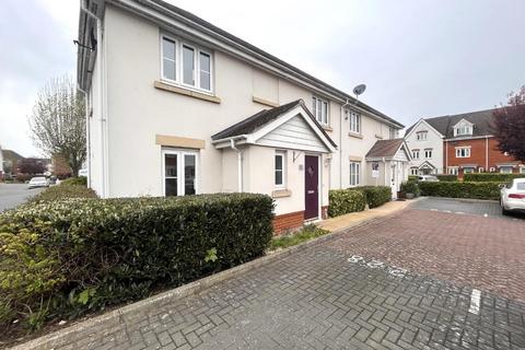 4 bedroom semi-detached house to rent, Ingram Close, Larkfield, Aylesford