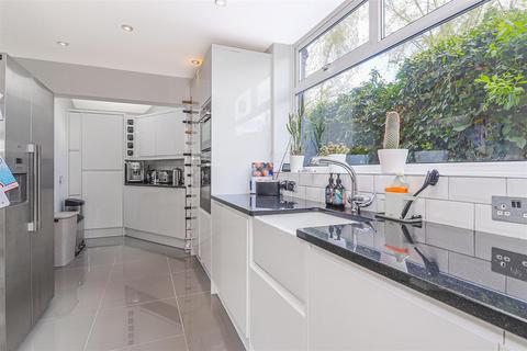 undefined, High Road, Broxbourne, Hertfordshire