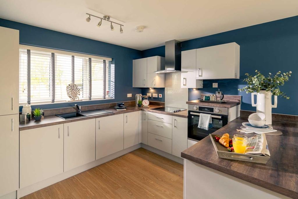 Hotchkin Gardens Show Bungalow - Kitchen