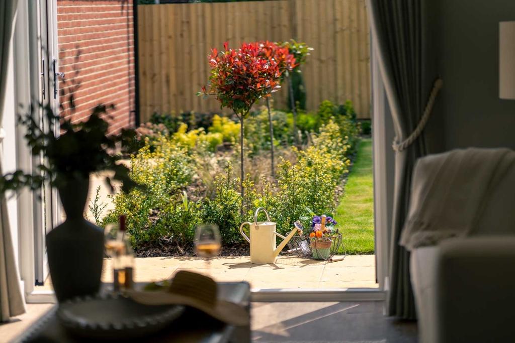 Hotchkin Gardens Show Bungalow - Garden View
