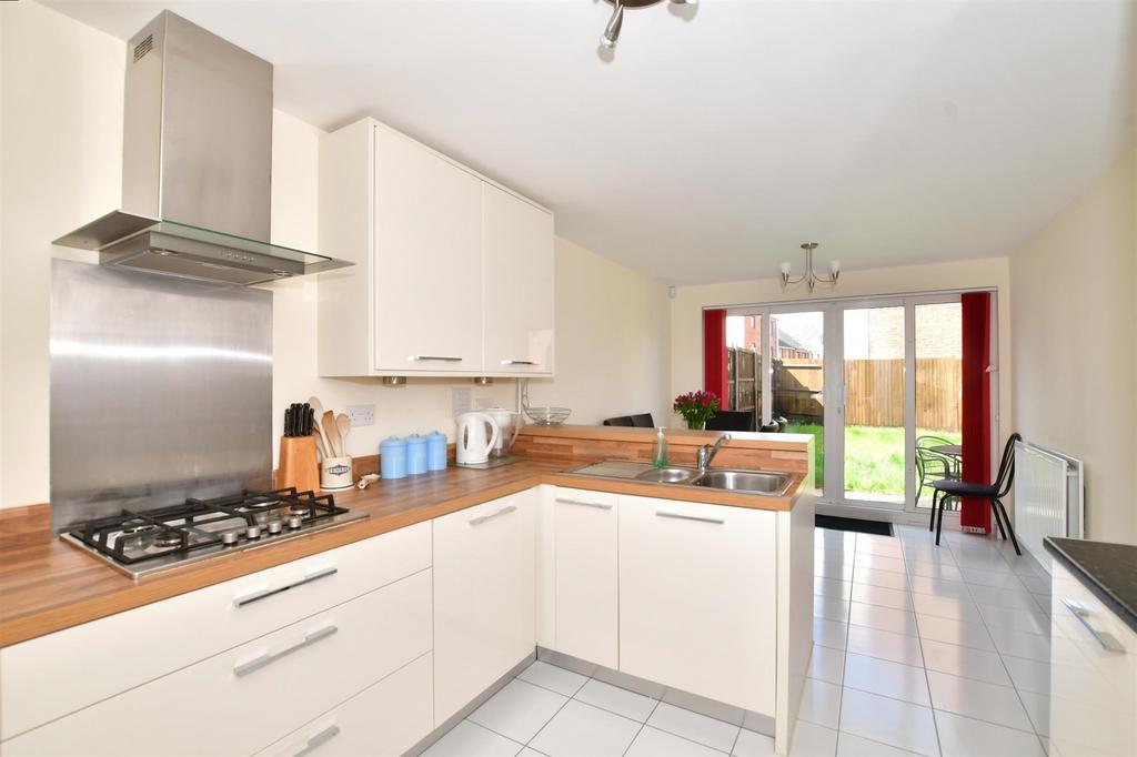 Keele Avenue, Maidstone, Kent 4 bed detached house for sale £450,000